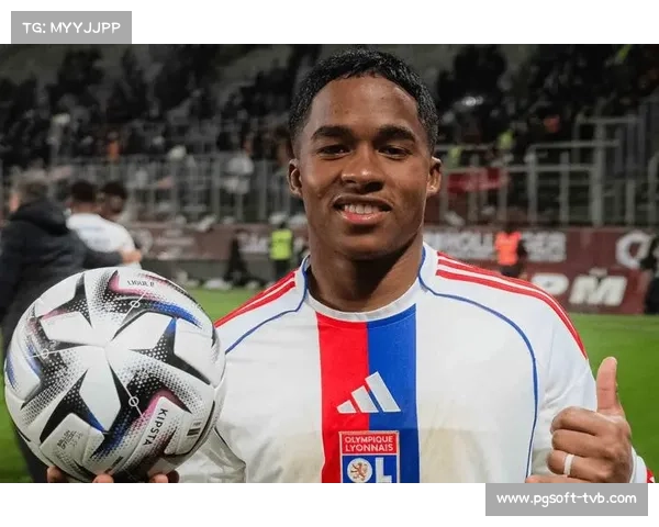 恩德里克报复性犯规染红，里昂十人应战南特